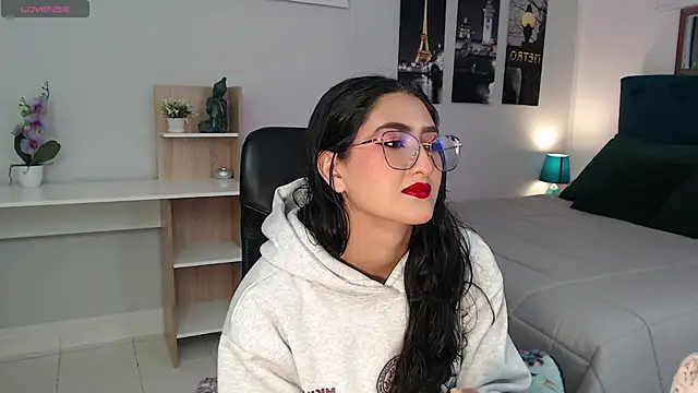 Snapshot of madame_lottie chatting on 09-09-25, 12:37 madame lottie online show from 09-09-25, 12:37