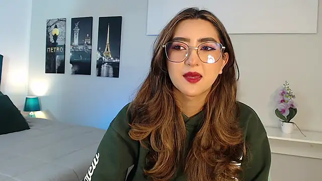 Snapshot of madame_lottie chatting on 09-12-25, 12:27 madame lottie online show from 09-12-25, 12:27