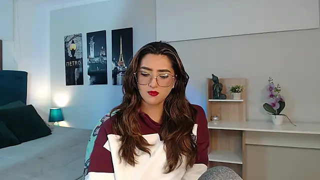 Snapshot of madame_lottie chatting on 09-16-25, 12:28 madame lottie online show from 09-16-25, 12:28