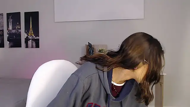 Snapshot of madame_lottie chatting on 09-17-25, 12:40 madame lottie online show from 09-17-25, 12:40