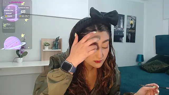 Snapshot of madame_lottie chatting on 09-24-25, 12:30 madame lottie online show from 09-24-25, 12:30