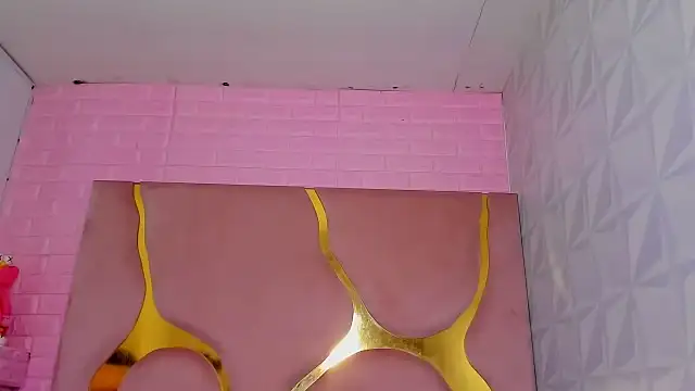 Snapshot of Niina_Sissy chatting on 10-14-25, 06:25 Niina Sissy online show from 10-14-25, 06:25