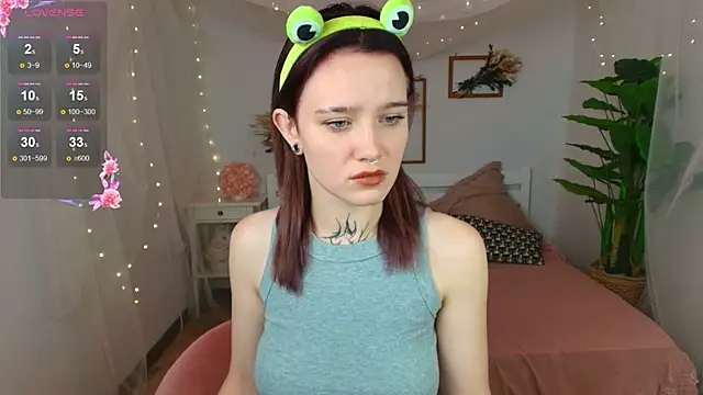 Snapshot of Elastikiss chatting on 09-12-25, 02:33 Elastikiss online show from 09-12-25, 02:33