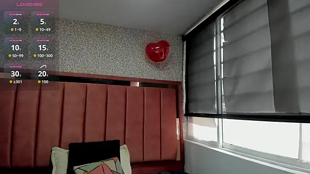 Hanna Lee   online show from 09-24-25, 08:23