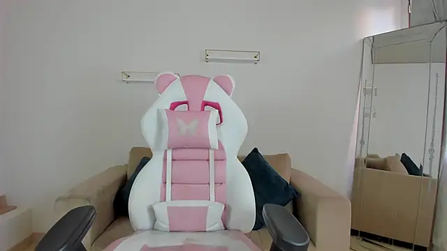 april smiith online show from 11-13-25, 12:15