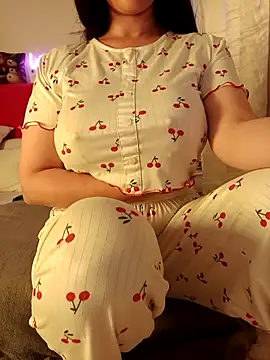 Snapshot of OnlyRima chatting on 01-08-26, 10:06 OnlyRima online show from 01-08-26, 10:06