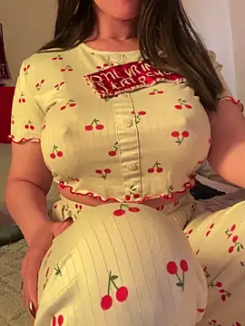 Snapshot of OnlyRima chatting on 03-28-26, 12:27 OnlyRima online show from 03-28-26, 12:27