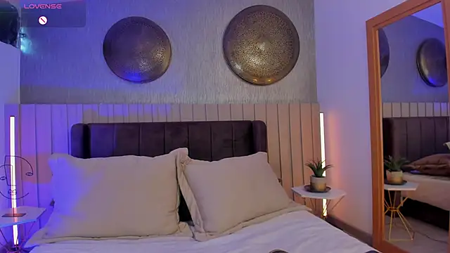 NaishaFord 1 online show from 11-20-25, 04:18