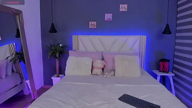 NaishaFord 1 online show from 05-19-26, 04:52