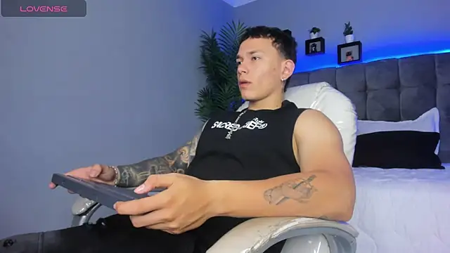 Thomas moon online show from 04-04-26, 01:41