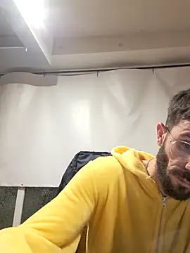 Snapshot of lolo7121 chatting on 12-02-25, 12:38 lolo7121 online show from 12-02-25, 12:38