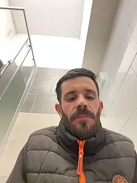 Snapshot of lolo7121 chatting on 03-06-26, 02:02 lolo7121 online show from 03-06-26, 02:02