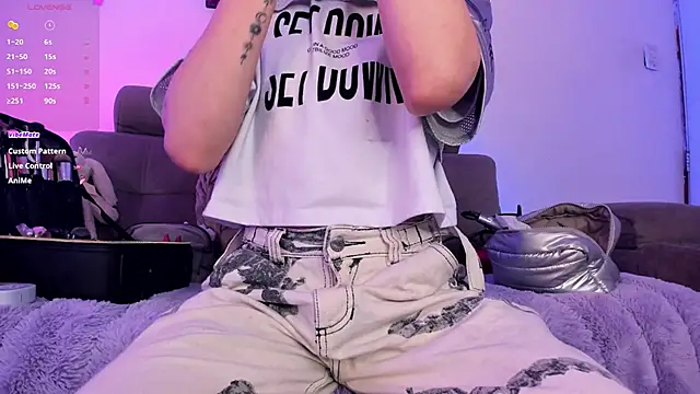 SebastianHilton online show from 03-08-26, 01:37