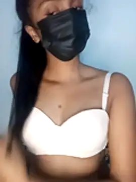 Snapshot of kissy_doll chatting on 10-13-25, 06:52 kissy doll online show from 10-13-25, 06:52