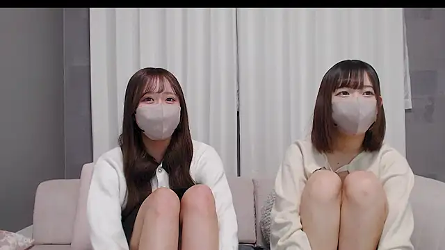  YUI CHAN  online show from 10-27-25, 11:25