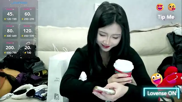 xiaoLI-2025 online show from 02-15-26, 08:24