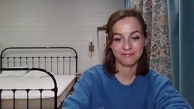 Snapshot of Niravyn_ chatting on 09-09-25, 09:53 Niravyn  online show from 09-09-25, 09:53