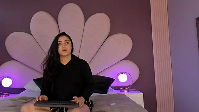 NickandAbby  online show from 11-26-25, 11:33