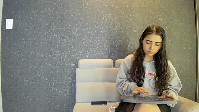 NickandAbby  online show from 12-16-25, 10:20