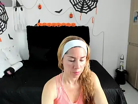 angie blondies online show from 10-20-25, 02:39