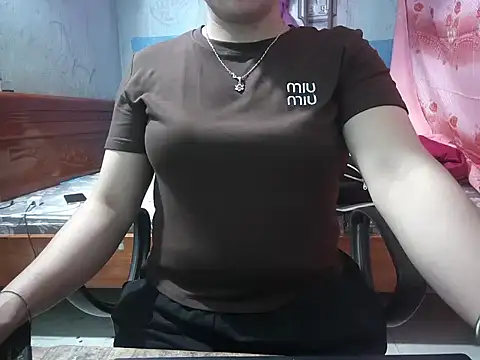Snapshot of Xue_weng chatting on 04-24-26, 05:43 Xue weng online show from 04-24-26, 05:43