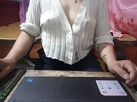 Snapshot of Xue_weng chatting on 05-26-26, 08:10 Xue weng online show from 05-26-26, 08:10