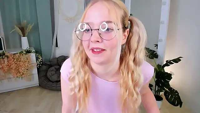 BellaMontgomery online show from 11-05-25, 10:21