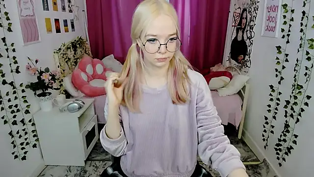 BellaMontgomery online show from 03-20-26, 11:48