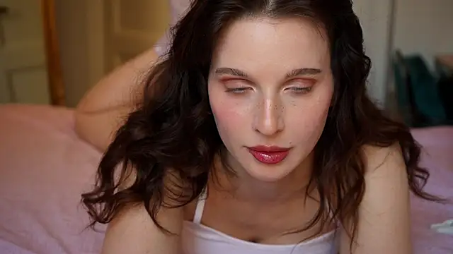 Snapshot of ellaa91 chatting on 11-15-25, 01:40 ellaa91 online show from 11-15-25, 01:40