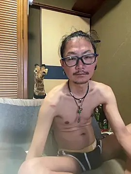 Snapshot of uta002418 chatting on 05-31-26, 02:46 uta002418 online show from 05-31-26, 02:46