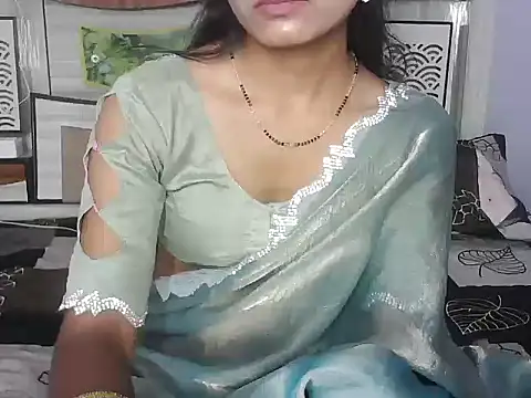 ROSE GOLDE online show from 05-11-26, 07:25