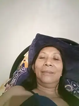 Snapshot of Maryhottie_69 chatting on 10-17-25, 02:41 Maryhottie 69 online show from 10-17-25, 02:41