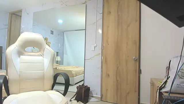 BabyAngel18  online show from 09-29-25, 10:31