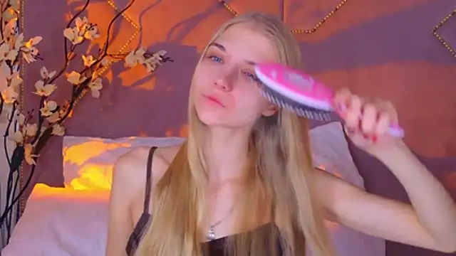 4example Chloe online show from 11-06-25, 10:27