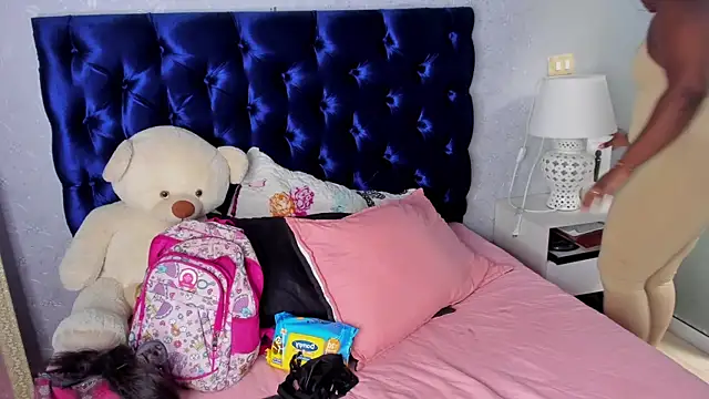 TANISHA HILL online show from 11-06-25, 07:37