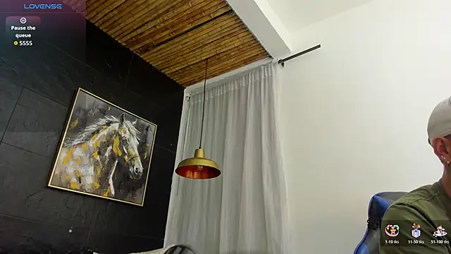 Maximo Wolff online show from 10-24-25, 08:27