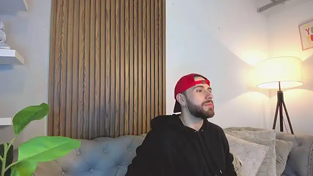 Maximo Wolff online show from 04-15-26, 08:09