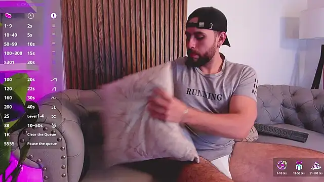 Maximo Wolff online show from 04-18-26, 08:09