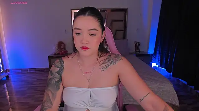 lunaarose online show from 05-27-26, 02:41
