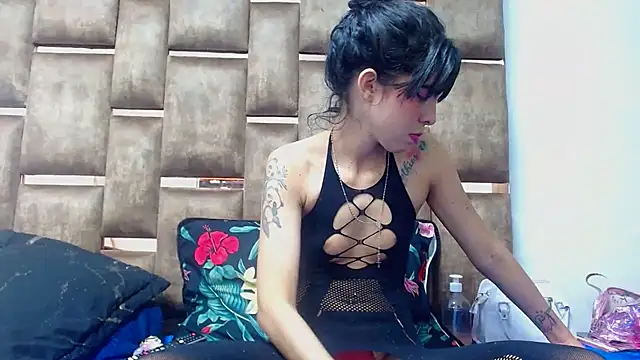 Snapshot of Alexahotz chatting on 09-21-25, 06:48 Alexahotz online show from 09-21-25, 06:48