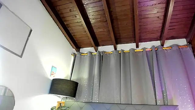 Snapshot of EmaaaBrown_ chatting on 09-21-25, 05:20 EmaaaBrown online show from 09-21-25, 05:20