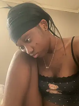 HennessyBaby21 online show from 04-14-26, 10:49