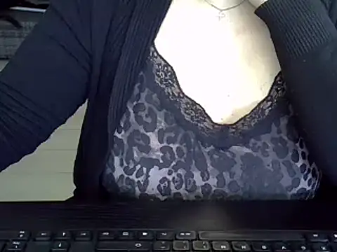 ITALIANASISIXX online show from 05-17-26, 08:12