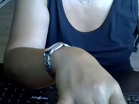 Snapshot of ITALIANASISIXX chatting on 06-17-26, 03:46 ITALIANASISIXX online show from 06-17-26, 03:46