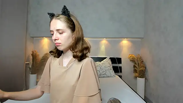 Snapshot of Camilla_Kelly chatting on 09-12-25, 12:11 Camilla Kelly online show from 09-12-25, 12:11