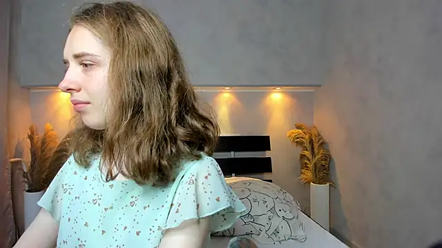 Snapshot of Camilla_Kelly chatting on 09-25-25, 12:36 Camilla Kelly online show from 09-25-25, 12:36