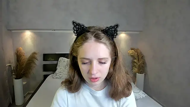 Snapshot of Camilla_Kelly chatting on 10-09-25, 01:14 Camilla Kelly online show from 10-09-25, 01:14