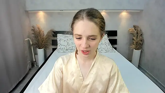 Snapshot of Camilla_Kelly chatting on 10-22-25, 01:17 Camilla Kelly online show from 10-22-25, 01:17