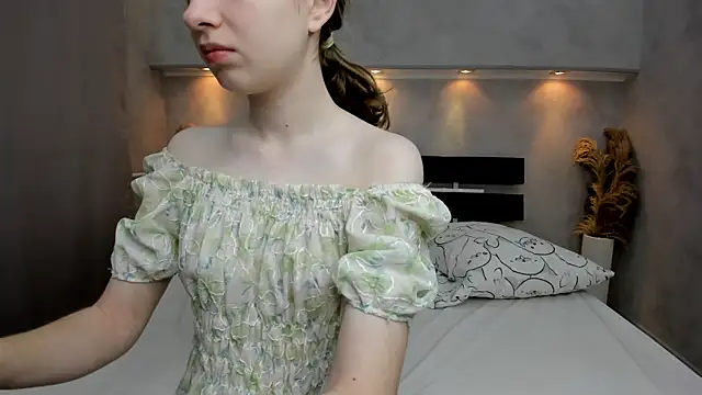 Camilla Kelly online show from 11-16-25, 01:00