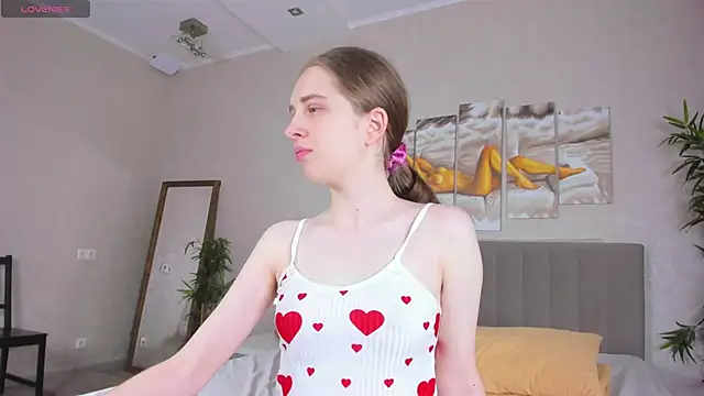 Camilla Kelly online show from 04-17-26, 01:08